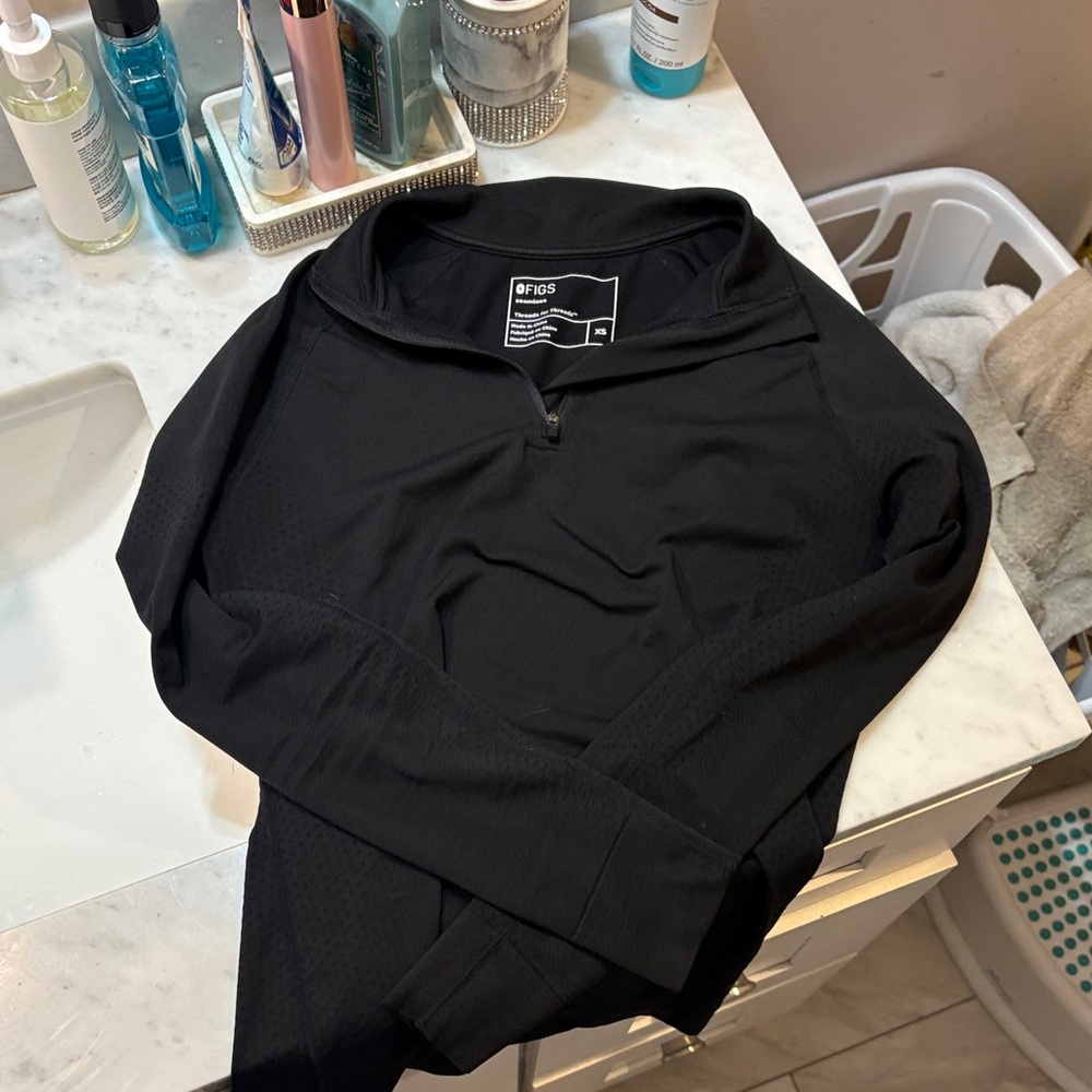 Figs salta half zip